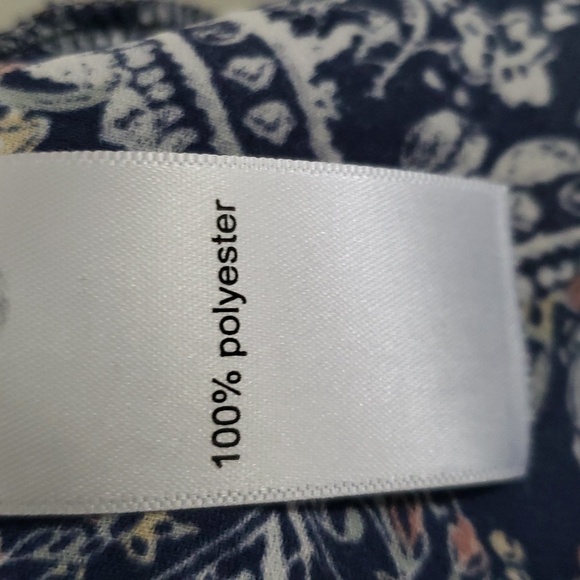 Maurices Navy Blue Blouse with Floral Design and Pocket 3X - Picture 6 of 7